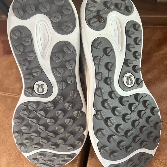 Lululemon women’s athletic tennis shoes - Picture 6 of 7